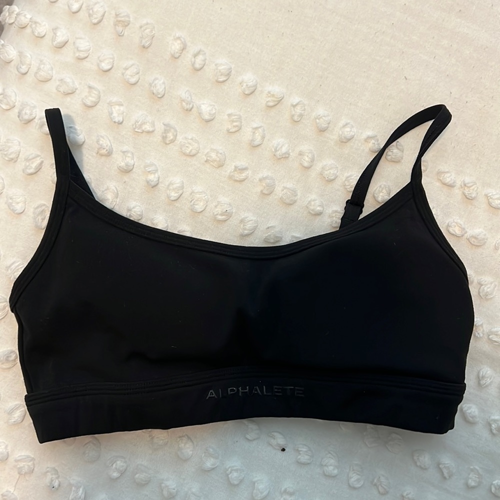 Alphalete sports bra
